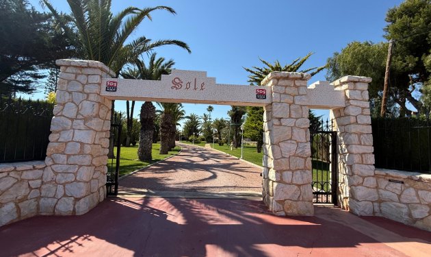 Resale - Chalet - Valverde (Alicante) - Valverde