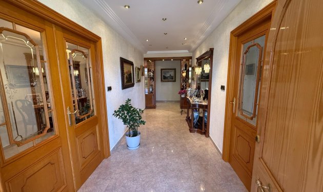 Resale - Chalet - Valverde (Alicante) - Valverde