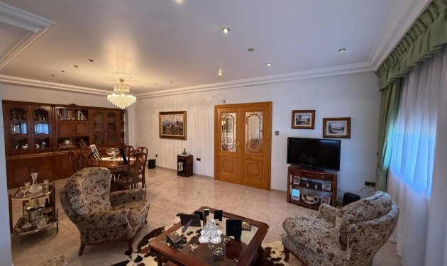 Resale - Chalet - Valverde (Alicante) - Valverde