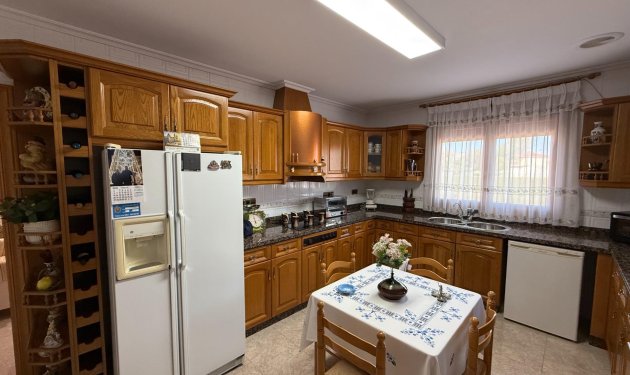 Resale - Chalet - Valverde (Alicante) - Valverde