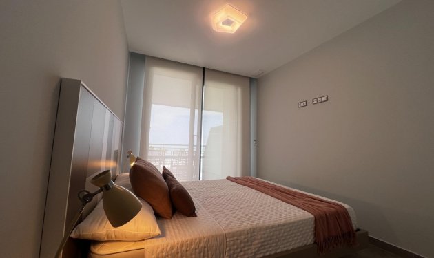 Resale - Apartamento - Elche - Playa arenales del sol