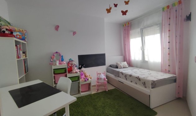 Resale - Piso - Torrevieja - Playa de la mata