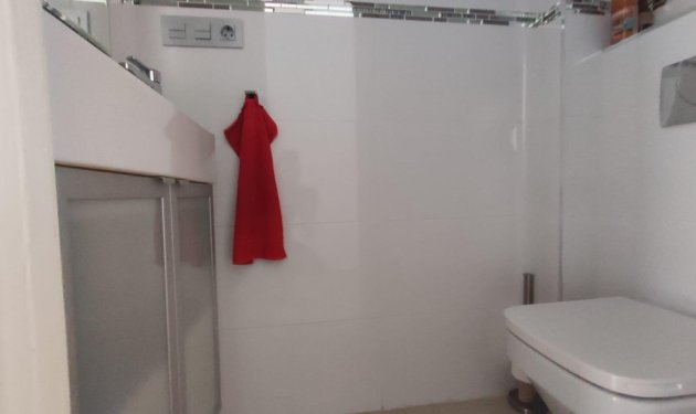 Resale - Piso - Torrevieja - Playa de la mata