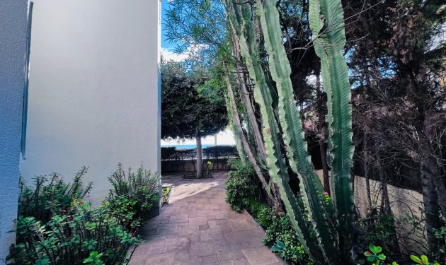 Resale - Chalet - Santa Pola - Santiago bernabeu