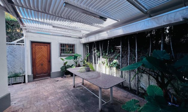 Resale - Chalet - Santa Pola - Santiago bernabeu