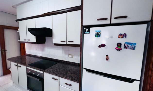 Resale - Chalet - Santa Pola - Santiago bernabeu