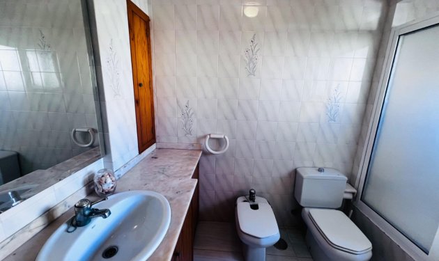 Resale - Chalet - Santa Pola - Santiago bernabeu