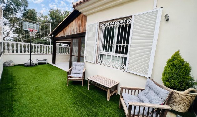 Resale - Chalet - Gran alacant - Avda. mediterraneo