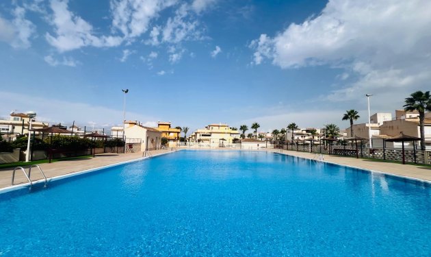 Resale - Chalet - Gran alacant - Avda. mediterraneo