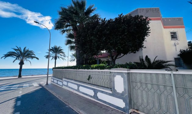 Resale - Chalet - Santa Pola - Santiago bernabeu