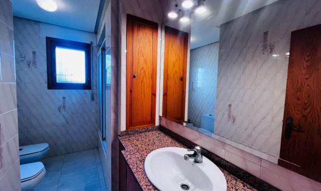 Resale - Chalet - Santa Pola - Santiago bernabeu