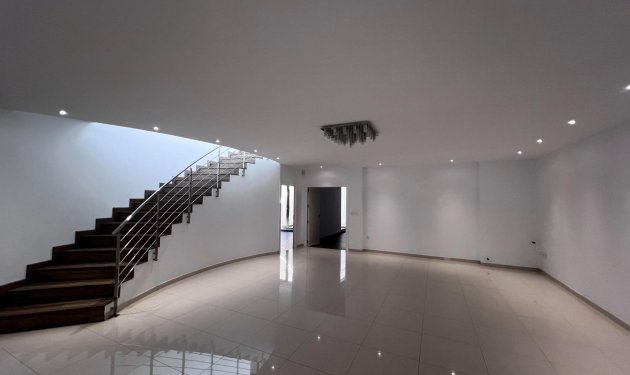 Resale - Chalet - Elche Pedanías - Peña las Águilas