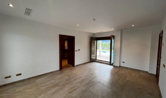 Odsprzedaż - Finca rústica - Penaguila