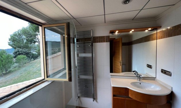 Odsprzedaż - Finca rústica - Penaguila