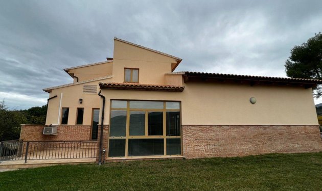 Odsprzedaż - Finca rústica - Penaguila