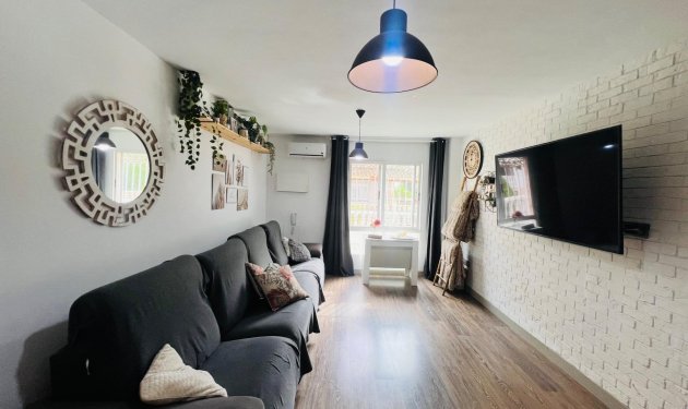 Resale - Chalet - Gran alacant - Avda. mediterraneo