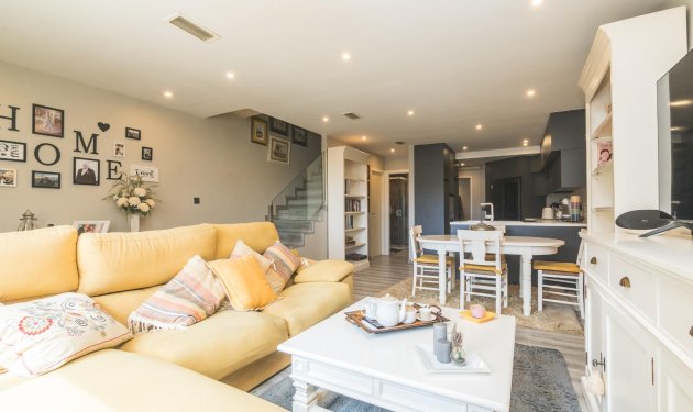 Resale - Bungalow - Arenales del Sol - Zona paseo maritimo