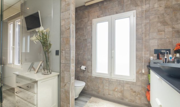 Resale - Bungalow - Arenales del Sol - Zona paseo maritimo