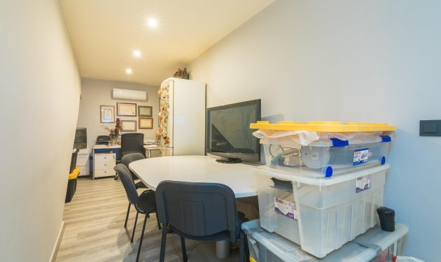 Resale - Bungalow - Arenales del Sol - Zona paseo maritimo