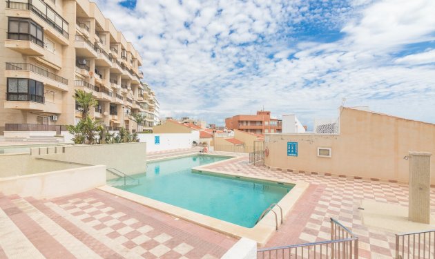 Resale - Bungalow - Arenales del Sol - Zona paseo maritimo