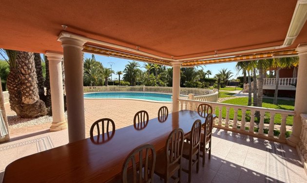 Resale - Chalet - Valverde (Alicante) - Valverde