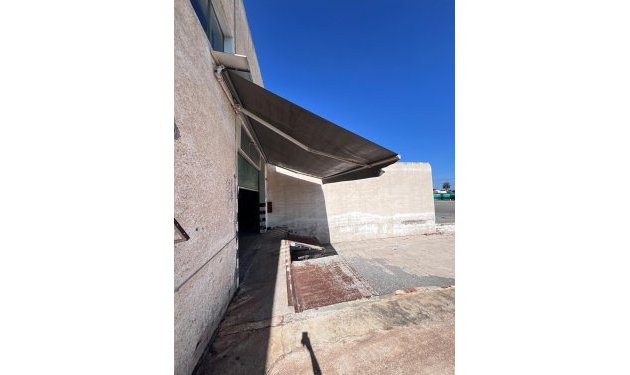 Resale - Nave industrial - Elche