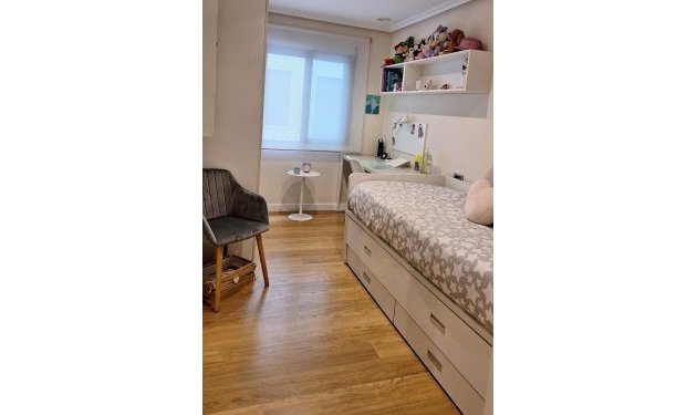 Resale - Apartamento - Elche - Center