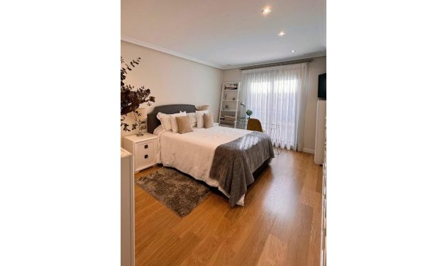 Resale - Apartamento - Elche - Center