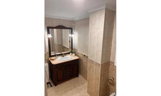 Resale - Apartamento - Elche - Center