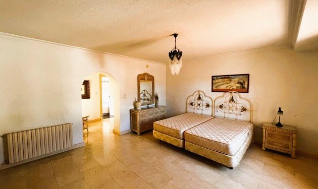 Resale - Finca rústica - Novelda - SERRETA