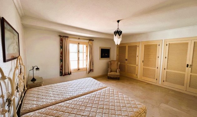 Resale - Finca rústica - Novelda - SERRETA