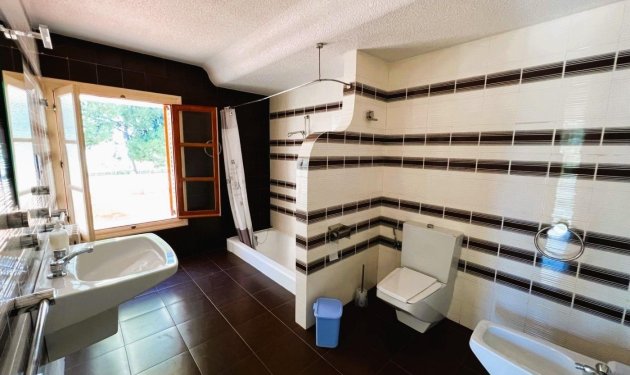 Resale - Finca rústica - Novelda - SERRETA