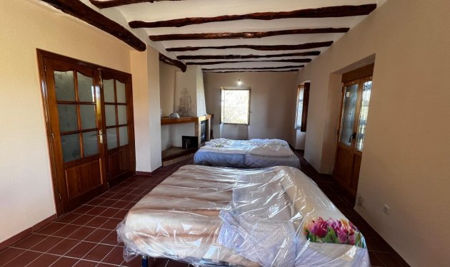 Resale - Finca rústica - Bocairent - Sierra de Mariola