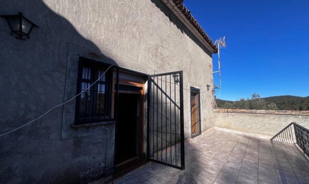 Resale - Finca rústica - Bocairent - Sierra de Mariola