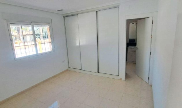 Odsprzedaż - Villa - Catral