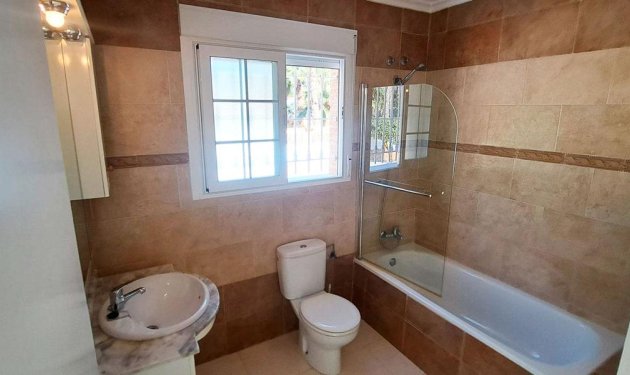 Odsprzedaż - Villa - Catral