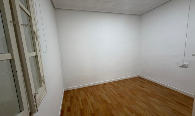 Long Term Rental - Piso - Elche - Reina Victoria-Miguel Hernández