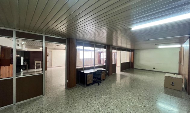 Resale - Local comercial - Alicante - Centro