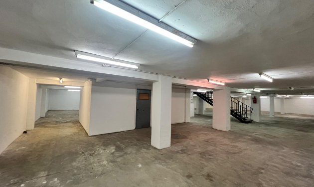 Resale - Local comercial - Alicante - Centro