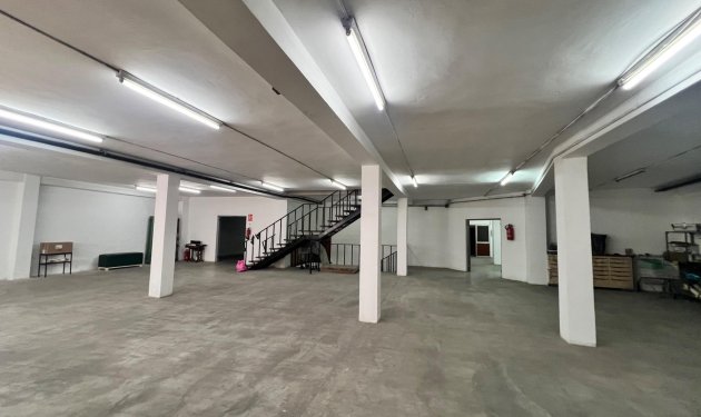 Resale - Local comercial - Alicante - Centro