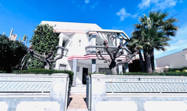 Resale - Chalet - Santa Pola - Santiago bernabeu