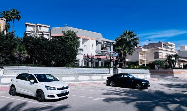 Resale - Chalet - Santa Pola - Santiago bernabeu