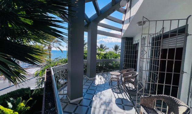 Resale - Chalet - Santa Pola - Santiago bernabeu