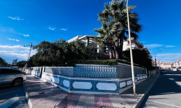 Resale - Chalet - Santa Pola - Santiago bernabeu