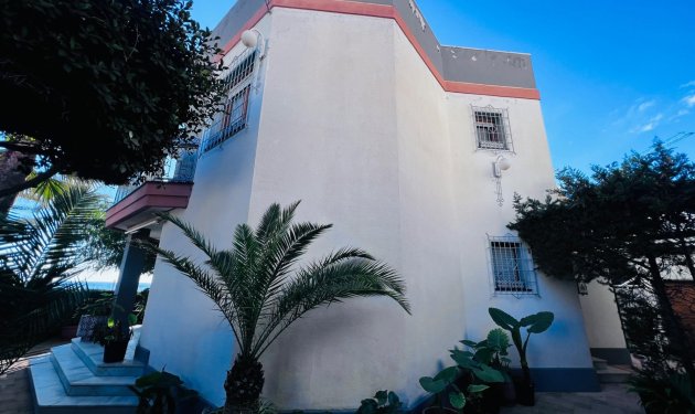 Resale - Chalet - Santa Pola - Santiago bernabeu