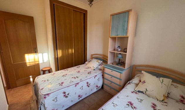 Resale - Chalet - Orihuela Costa - Punta Prima