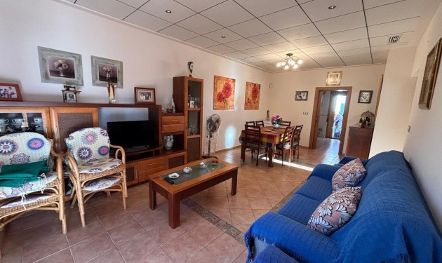 Resale - Chalet - Orihuela Costa - Punta Prima