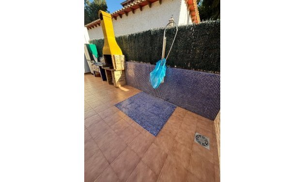 Resale - Chalet - Orihuela Costa - Punta Prima