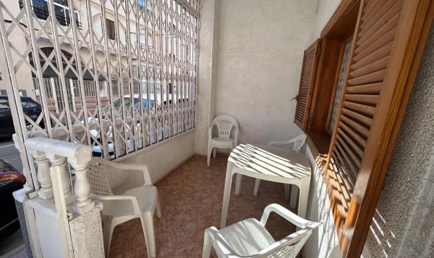 Resale - Apartamento - Torrevieja - Centro
