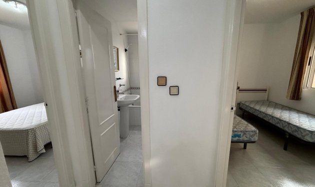 Resale - Bungalow - Torrevieja - La Siesta - El Salado - Torreta